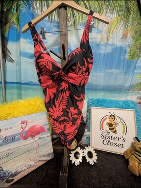 Red & Black Tropical Print Women’s One-Piece Swimsuit